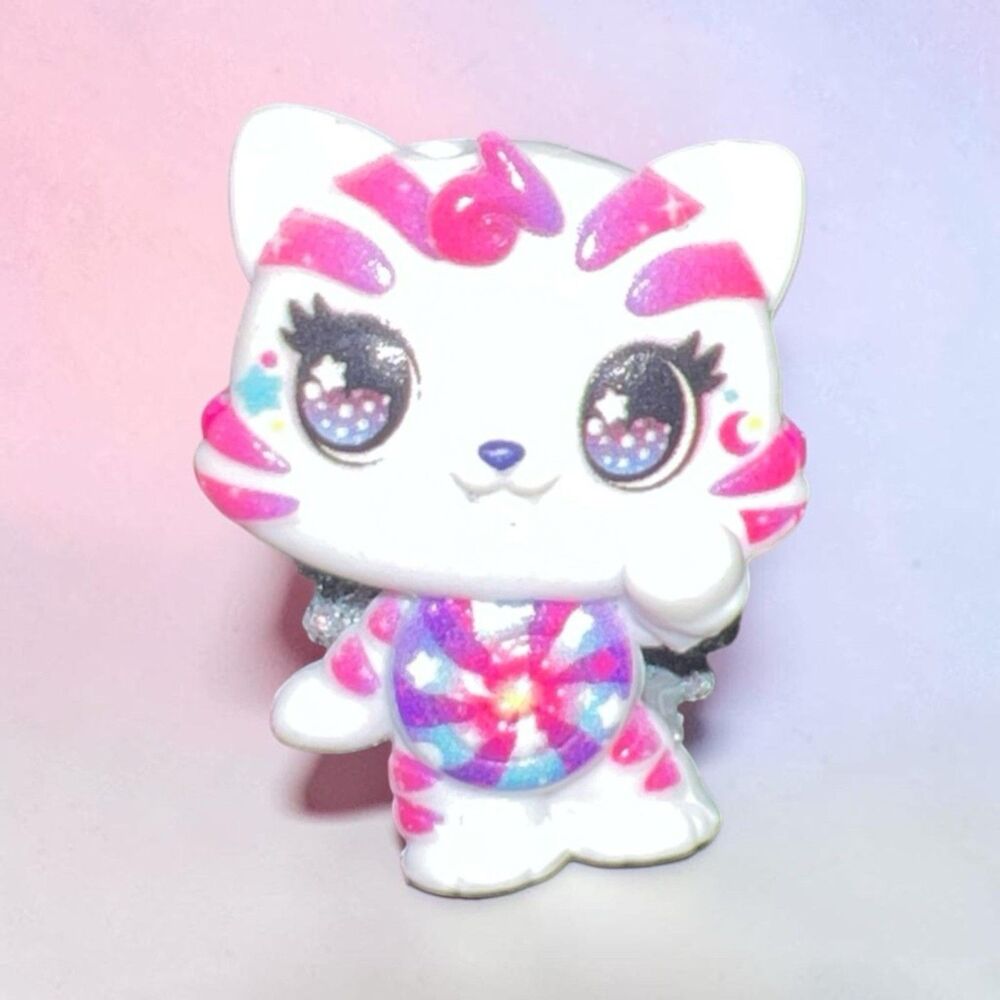 Hatchimals Colleggtibles Cosmic Candy Peppermint Planet Tigrette